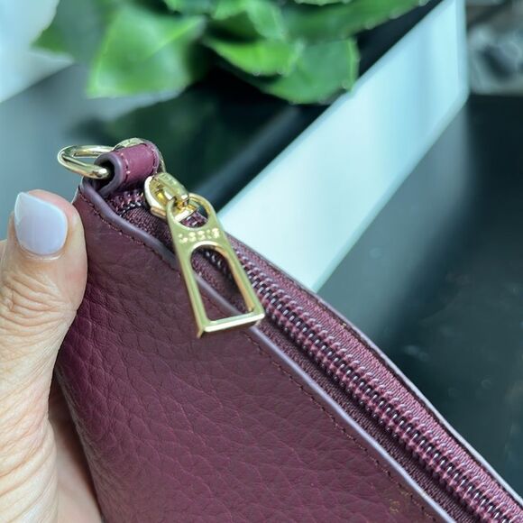 Lodis Genuine Leather Burgundy Shoulder Purse Like New, Pebbled - Picture 9 of 9